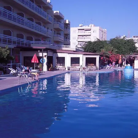 アパートホテル Sunquest Gardens 3*