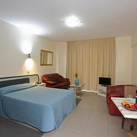 Aparthotel Sunquest Gardens Lemesos